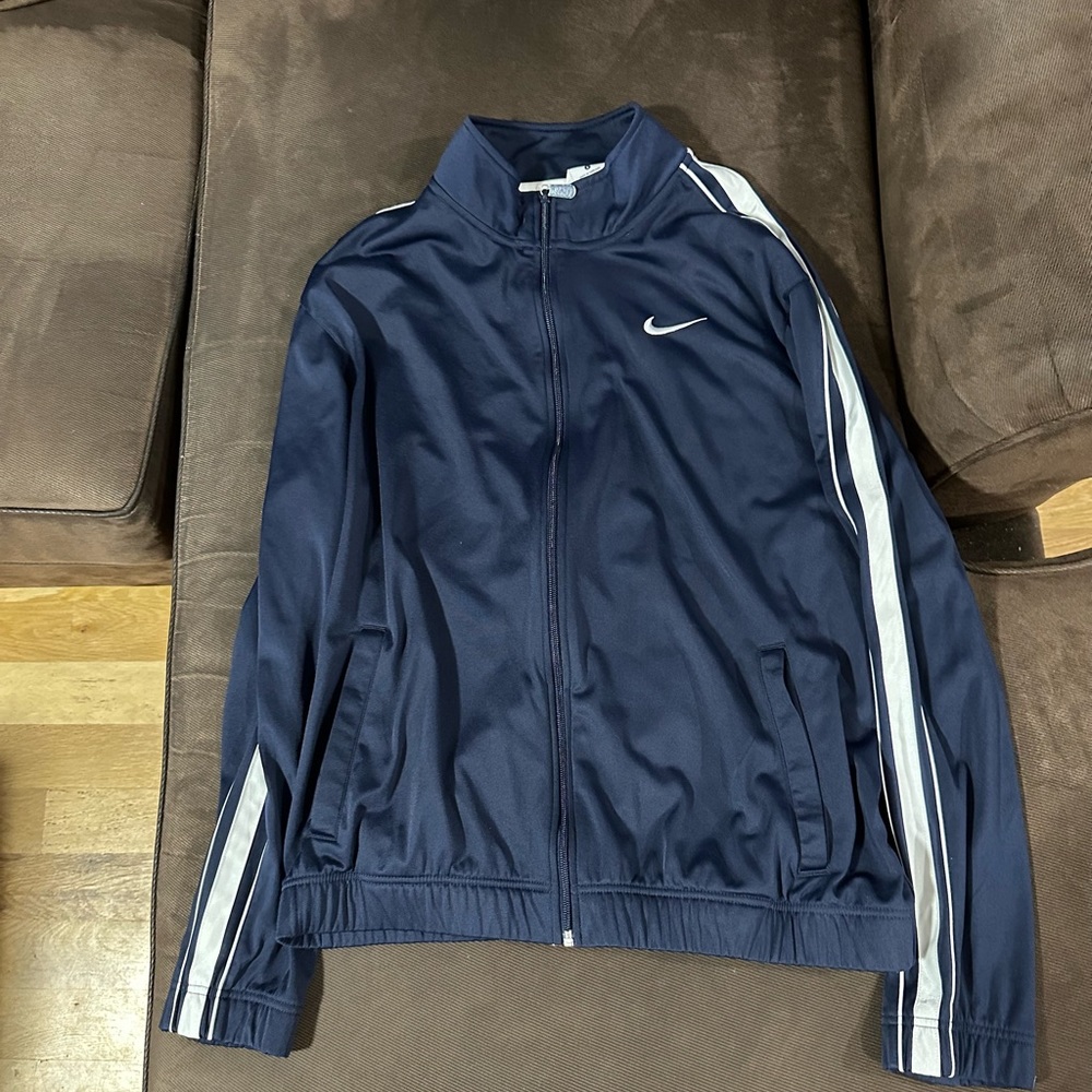 NIKE VINTAGE TRACK JACKET SIZE LARGE